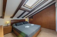 CA du Pescou Rapallo, Charming 2,Bedroom Apartment with Stunning Hill Views Overlooking the Greenery