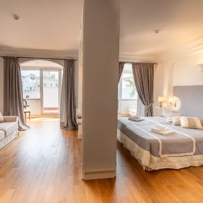 Covo dei Saraceni Hotels near Centro Storico di Polignano a Mare