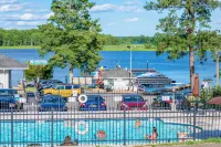 River's Rest Marina & Resort Hotels in Stonehouse