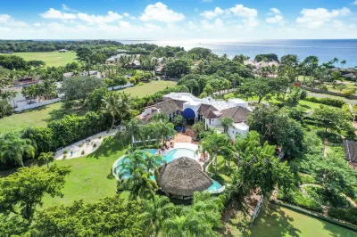 5-Star Villa for Rent in Moroccan-Style Hotels near Mas Flow Game Tech
