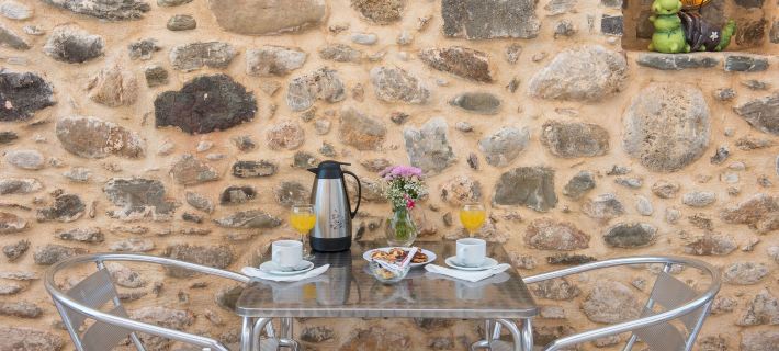 Antigoni Hotels in Lampi