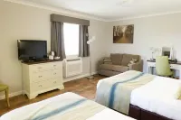 The White Horse Inn Hotels in Eye