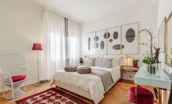 Graziella, Luxury Apartment 2 Bedrooms, Terrace and Private Parking Downtown Lucca