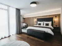 The Crystal Vaya Unique