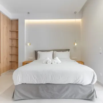 Sunny & Luxurious Penthouse with Terrace