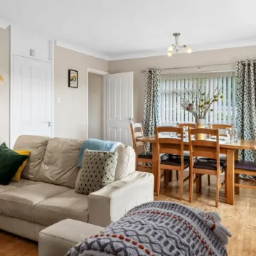 St Helens Apartment 1 - Short Walk to Beach Отели в г. Амрот