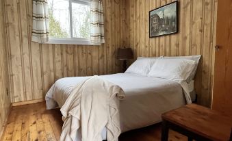 Staying by the Lakeside Cottages