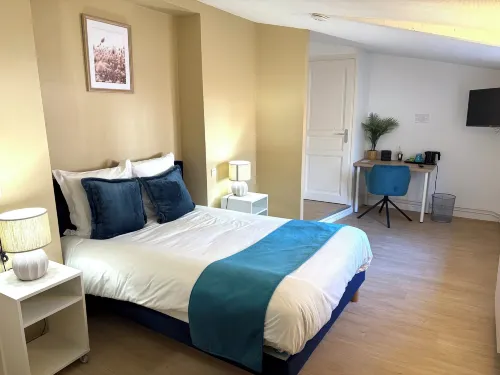 Comme Chez Soi Hotels in Montverdun