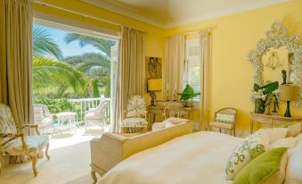 Luxurious Fully-Staffed Villa with Amazing View in Exclusive Golf & Beach Resort