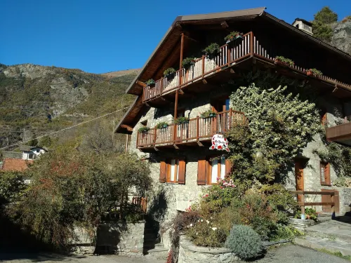 Le Rosier B&B e Appartamento Hotels in Challand Saint Anselme
