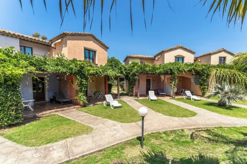 Residence Baia Delle Palme Hôtels à : Fox E Sali-monte Agumu
