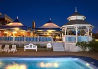 Inn on the Lake - piscina