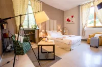 Logis Hôtel Restaurant la Brasserie فنادق في Meyrignac-l'Eglise
