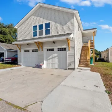 Fully Remodeled Bluffton House with In-law Apartment for Large Groups