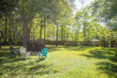 Shorebound - close to beach, casinos & downtown Ocean Springs!!