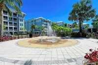 3/3 384-303  SOUND LUXURY CONDO