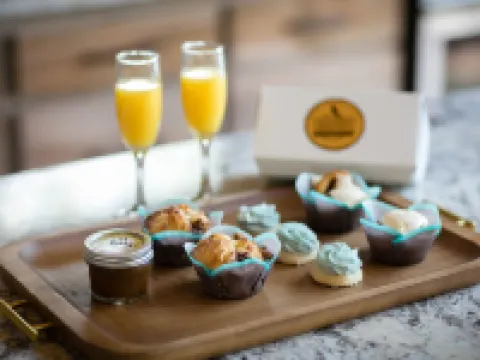 Lake Life Mountain & Lake Views, Hot Tub, & Dock 約翰遜縣酒店