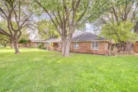Right At Home-Midland Oasis with pool-billiards