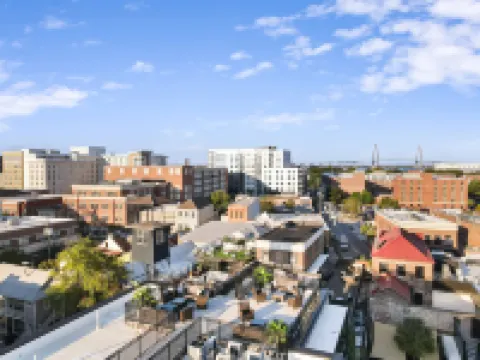 Rooftop Terrace and Skyline Views - Stylish Urban Retreat