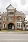 Luxurious Downtown Haven - 3-Story, Mountain Views Hotels in Knox County