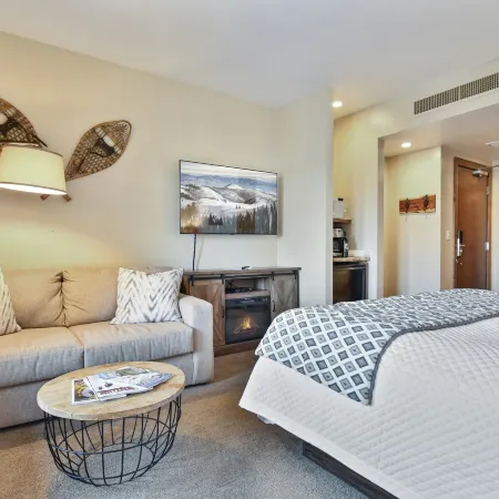 Unequalled Ski in Out, Next to Gondola, Sundial hotel room, Pool, Hot tub, Condo Nast Winner C316A