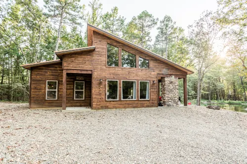 Stunning Cabin with Gas Fireplace and Hot Tub - Gorgeous Ample Retreat