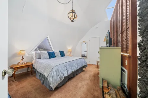 Stunning Valley Views and Cozy Fireplaces - Spectacular Dome Getaway