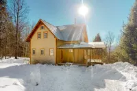 Light-filled Retreat in Mad River Valley 페이스톤 호텔