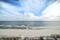 Gulf-Front Condo with Stunning Views and Luxury Amenities - Exquisite Retreat