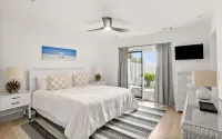 Ocean View Master Suites and Gourmet Kitchen - Luxurious Beach Haven