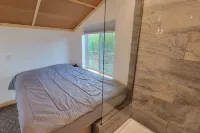 Cozy Cabin on Private Airstrip Hotel di Matanuska-Susitna