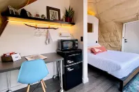 Luxury Glamping in Treetop Dome + Dip Pool Hôtels à : Comte de Burnet