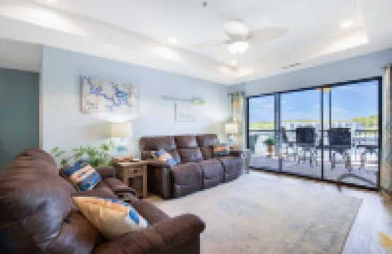 Lakefront Balcony and Boat Slip - Amazing Scenic Oasis