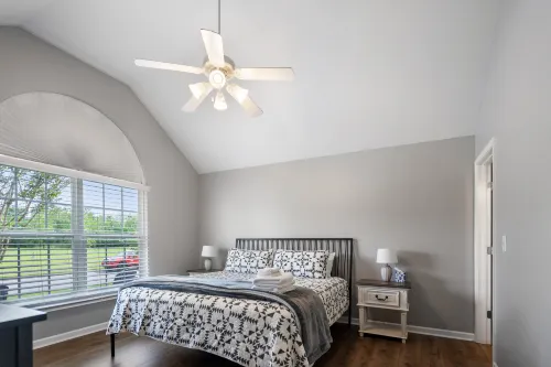 Breathtaking Views and Spacious Living - Charming Family Haven Hotels in Spring Hill