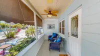 Cozy, Walkable Village-Quartz Sand, WiFi,Parking,Terrace Hotels in Siesta Key