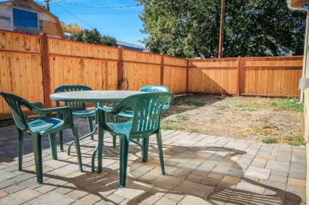 Charming Bungalow with Fenced Backyard - Delightful Escape