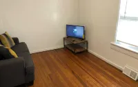 Private and Cozy House with 1-Bedroom and 1-Bathroom and Free Wi-Fi Hotels in Perth Amboy