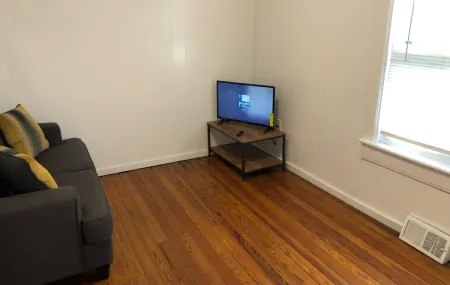 Private and Cozy House with 1-Bedroom and 1-Bathroom and Free Wi-Fi