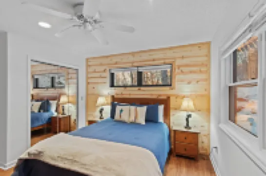 Cozy Hot Tub and Game Room Fun - Stunning Mountain Haven