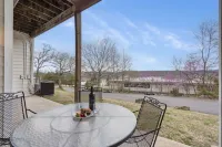Community Pool and Pickle-Ball Court Access - Charming New Condo Hotels in Kimberling City