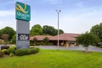Quality Inn Mount Airy Mayberry Hotels near Staples