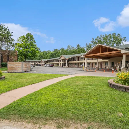 Howard Johnson by Wyndham Traverse City
