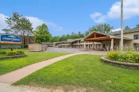 Howard Johnson by Wyndham Traverse City Hotels in Traverse City