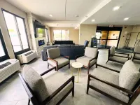 Ashbourne Hotel Canton/Hall of Fame I-77 - Lemmikkieläimet sallittu
