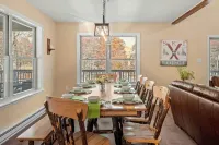 Hot Tub and Game Room Oasis - Stunning Mountain Retreat