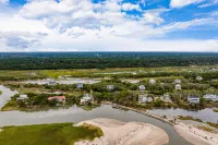 Charming Getaway with Ocean Views and Spacious Decks - Tranquil Escape
