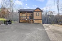 Indoor Heated Pool and Complimentary Activity Tickets - Cozy Mountain Haven