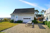 Direct Oceanfront/Beachfront Home in Saco, ME. Family Retreat sleeps 19 