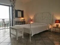 Villa Belvedere Langhe Hotels in Prunetto