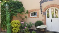 Au Coq Bleu Hotels in Le Broc